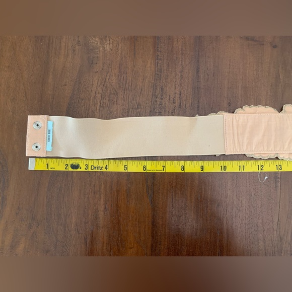 Anthropologie beaded and sequin belt by Kimchi Blue - Picture 6 of 6